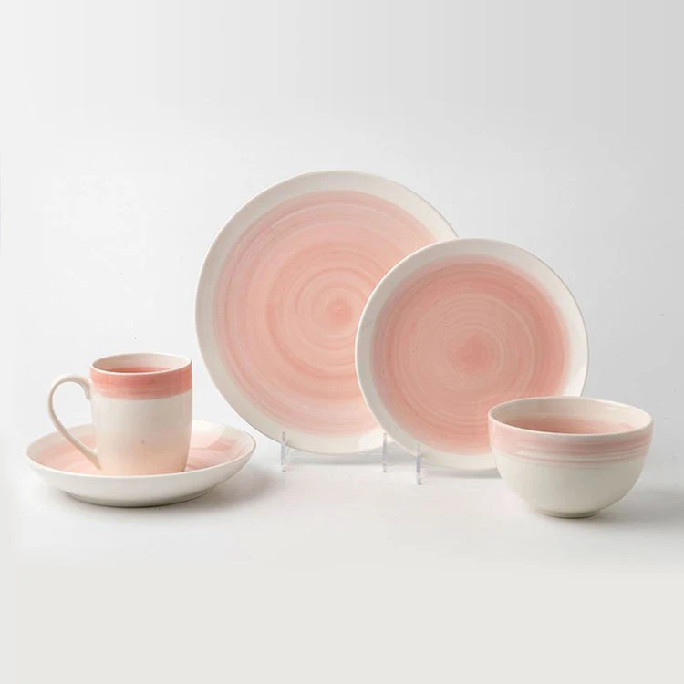 Set de veselă modern din ceramică